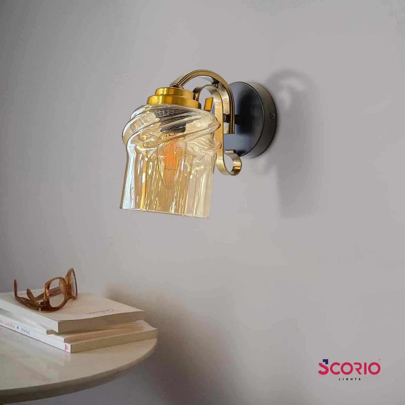 klyra-wall-light